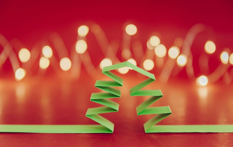 Création d'ornements pour arbre de Noël en origami
